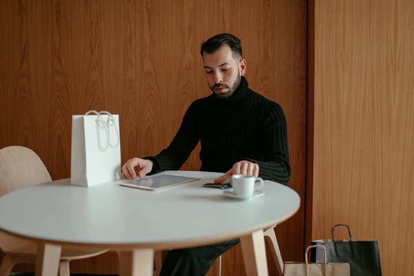 Créez un Club de Lecture Fascinant Spécialisé en Romans Policiers : Le Guide Essentiel